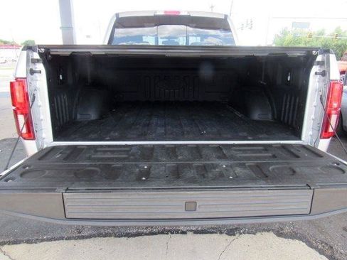 Used 2019 Ford F150 Lariat w/ Equipment Group 502A Luxury AWD/4WD image 19