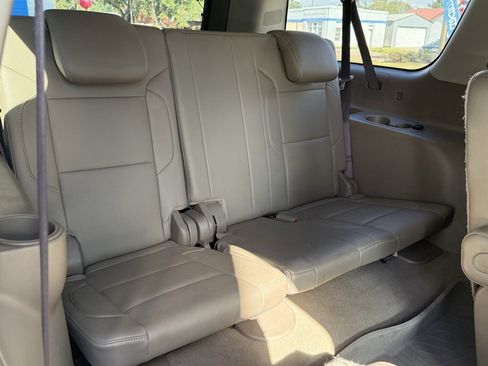 Used 2020 GMC Yukon XL SLT w/ Premium Edition image 53