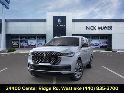 New 2025 Lincoln Navigator Reserve image 2
