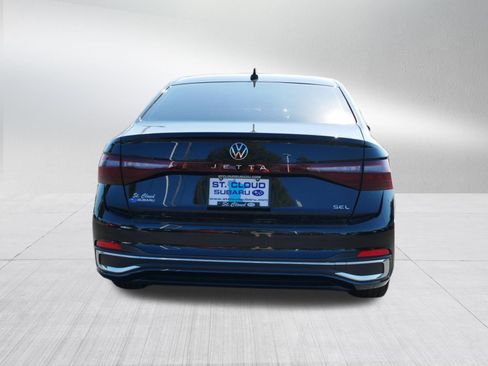 Used 2025 Volkswagen Jetta SEL FWD image 6