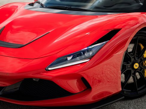 Used 2021 Ferrari F8 Tributo image 15