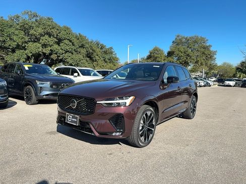 New 2026 Volvo XC60 B5 Plus image 2