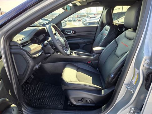New 2026 Jeep Compass Trailhawk AWD/4WD image 13