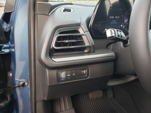 New 2026 Chevrolet Traverse LT w/ Midnight/Sport Edition image 16