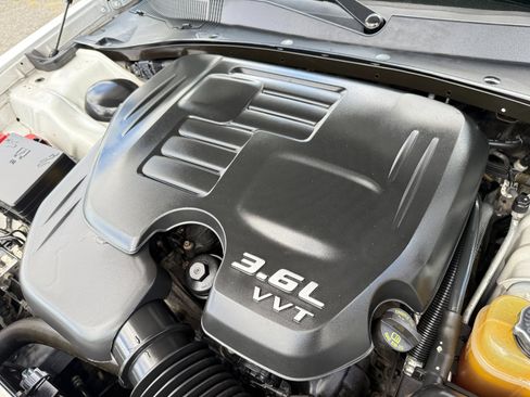 Used 2013 Chrysler 300 S image 75