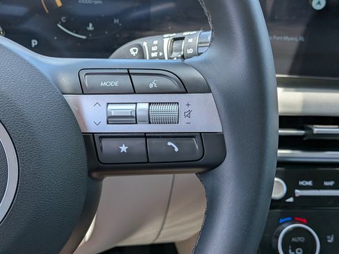 Used 2025 Hyundai Tucson SEL FWD image 27