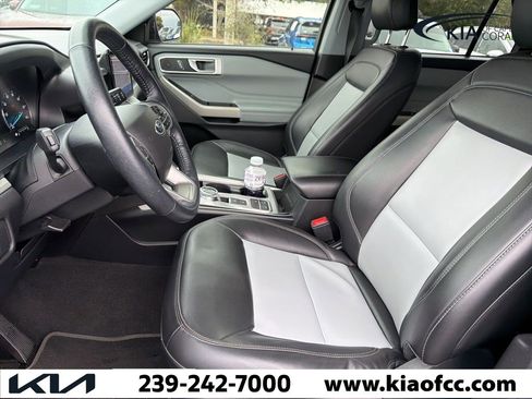 Used 2022 Ford Explorer XLT w/ Equipment Group 202A image 3