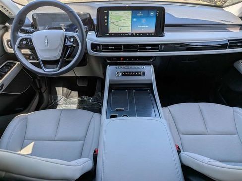 New 2026 Lincoln Aviator 2WD image 14