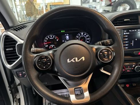 Used 2022 Kia Soul LX w/ Technology Package image 11