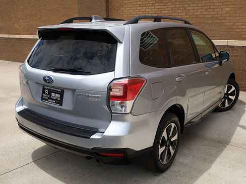 Used 2017 Subaru Forester 2.5i Premium w/ All-Weather Package image 10