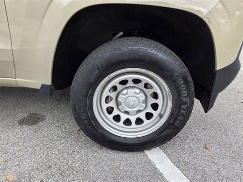 Used 2023 Chevrolet Colorado W/T image 23