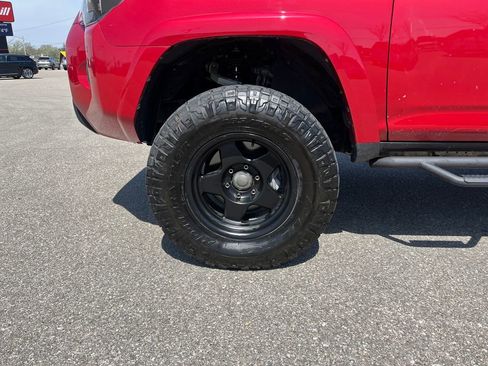 Used 2018 Toyota 4Runner TRD Off-Road AWD/4WD image 27
