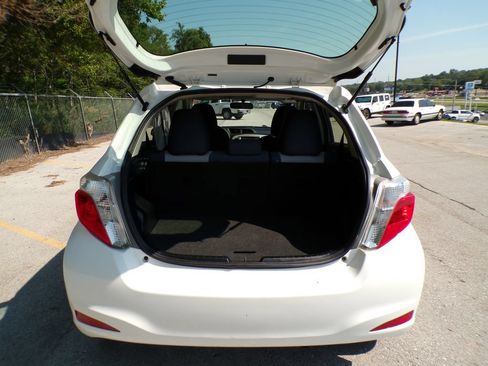 Used 2014 Toyota Yaris LE FWD image 16