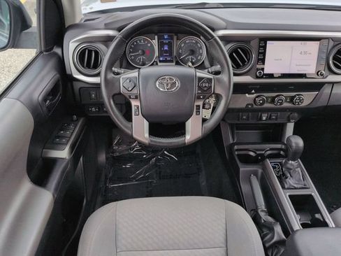 Used 2020 Toyota Tacoma SR5 RWD image 16