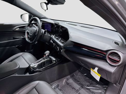 New 2026 Chevrolet Trax RS w/ Sunroof Package FWD image 32