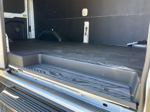 New 2026 Ford Transit 250 148 Medium Roof w/ Load Area Protection Package image 23