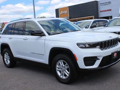 Used 2023 Jeep Grand Cherokee Laredo w/ Luxury Tech Group I