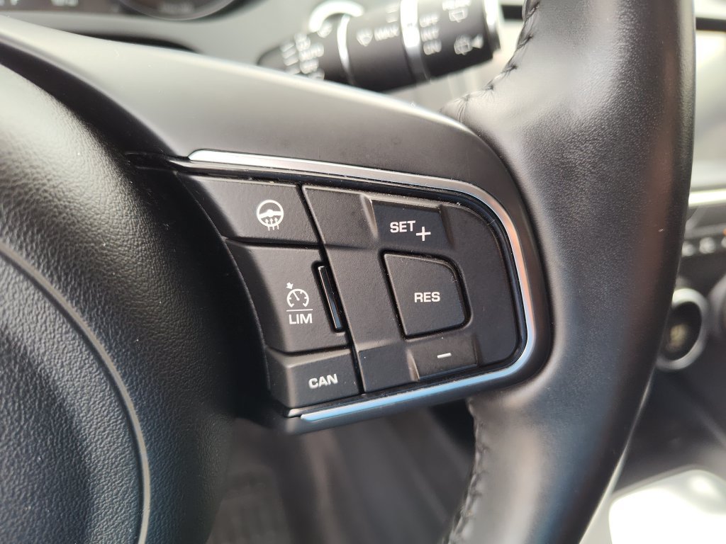 Used 2020 Jaguar E-PACE SE AWD/4WD image 26