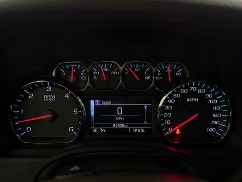 Used 2018 Chevrolet Tahoe LT w/ Luxury Package RWD image 22