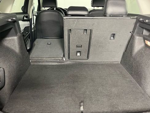 Used 2023 Volkswagen Taos SEL image 28