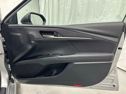 Used 2025 Toyota Camry LE image 57