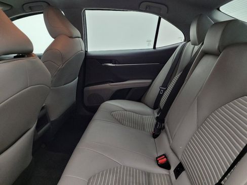 Used 2022 Toyota Camry SE image 18