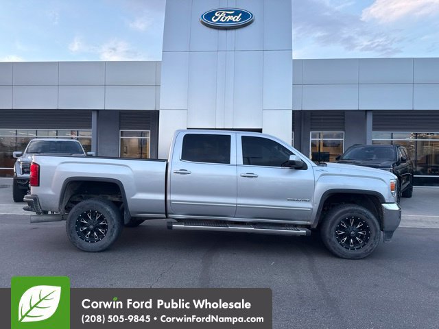 Used 2015 GMC Sierra 2500 SLE w/ SLE Preferred Package AWD/4WD image 4