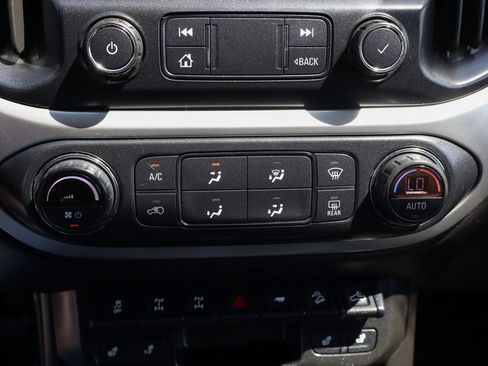 Used 2020 Chevrolet Colorado ZR2 AWD/4WD image 38