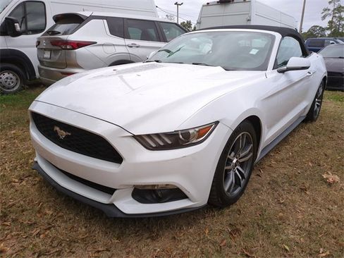 Used 2015 Ford Mustang Premium image 3