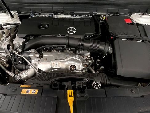Used 2020 Mercedes-Benz GLB 250 4MATIC image 12