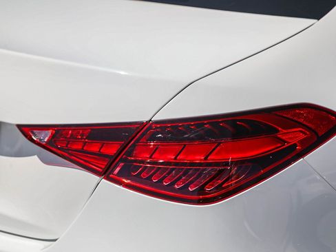 Used 2023 Mercedes-Benz C 300 Sedan image 9
