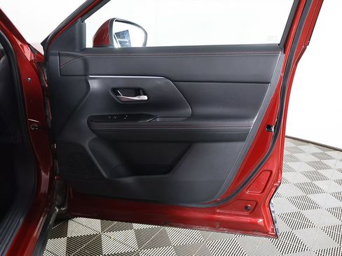 Used 2025 Nissan Kicks SR FWD image 22