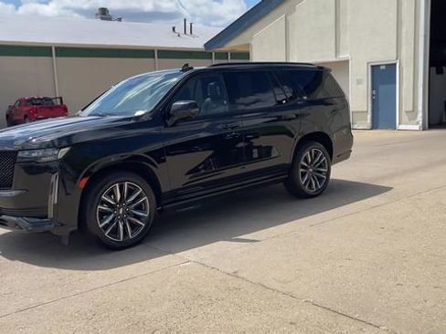 Used 2021 Cadillac Escalade Sport Platinum AWD/4WD image 4