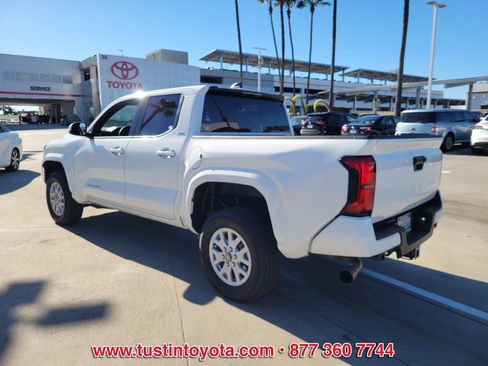 Certified 2025 Toyota Tacoma SR5 image 6