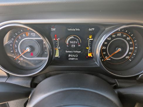 Used 2021 Jeep Gladiator Sport image 31