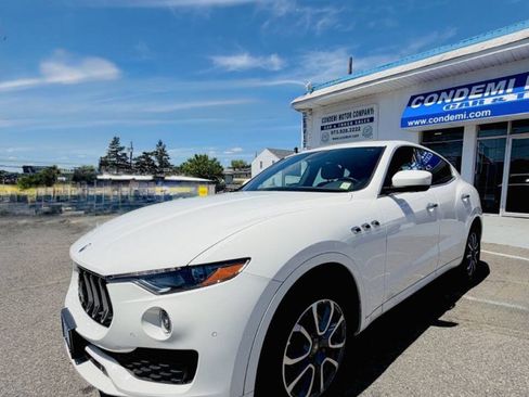 Used 2017 Maserati Levante AWD/4WD image 4