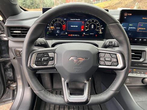 Used 2024 Ford Mustang Coupe image 12