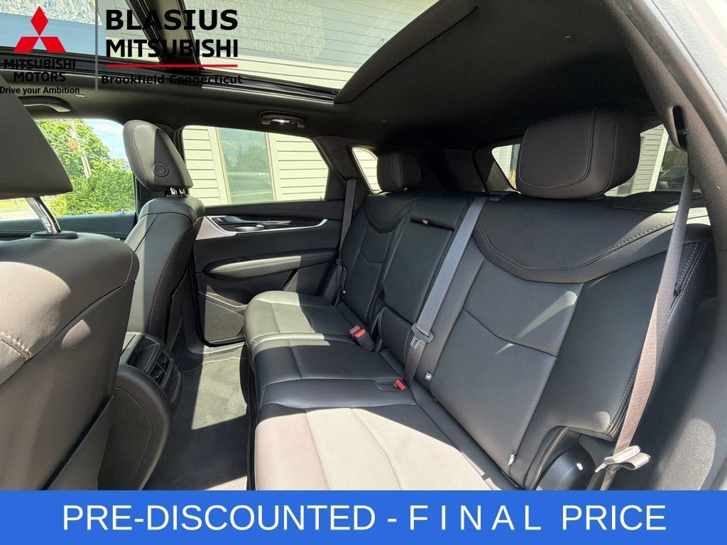 Used 2025 Cadillac XT5 Premium Luxury AWD/4WD image 46