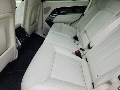 New 2026 Land Rover Range Rover SE AWD/4WD image 5