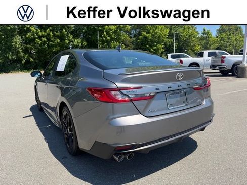 Used 2025 Toyota Camry SE FWD image 3