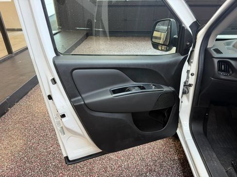 Used 2015 RAM ProMaster City Tradesman SLT FWD image 11