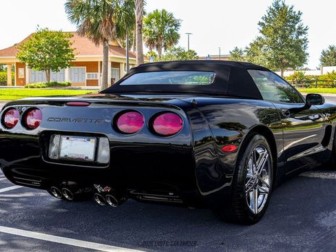 Used 1998 Chevrolet Corvette Convertible w/ Memory Pkg RWD image 18