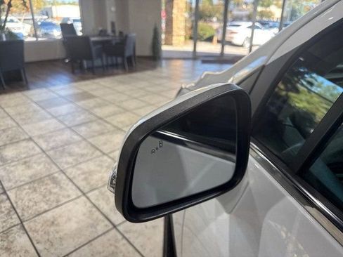 Used 2020 Buick Encore Essence image 10