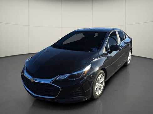 Used 2019 Chevrolet Cruze LT FWD image 4