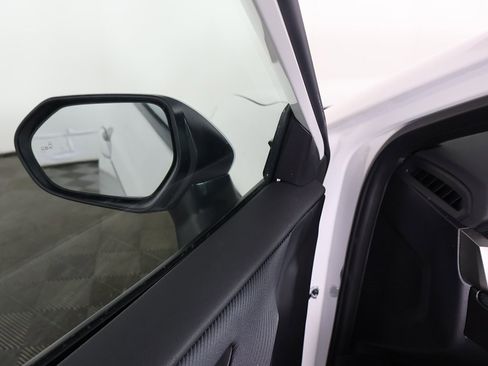 Used 2025 Toyota Camry SE image 32