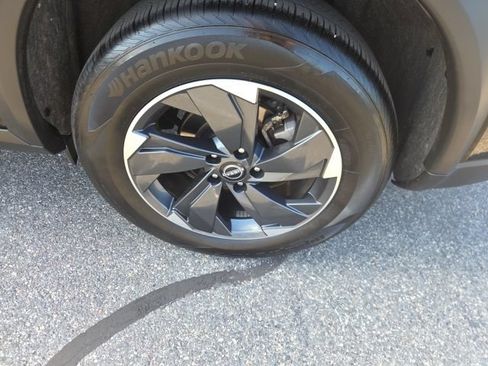 Used 2026 Nissan Rogue SV AWD/4WD image 13