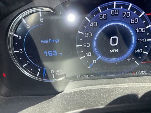 Used 2019 Cadillac Escalade Platinum image 7