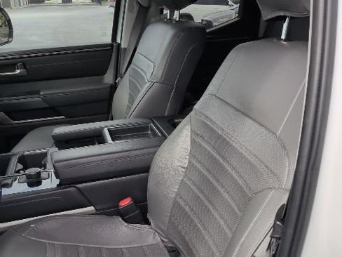 Used 2022 Toyota Tundra SR5 w/ SR5 Convenience Package RWD image 12