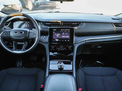 Certified 2025 Jeep Grand Cherokee Laredo X w/ Luxury Tech Group I image 13