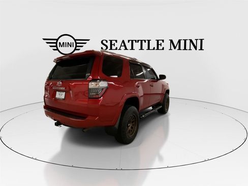 Used 2015 Toyota 4Runner SR5 image 11